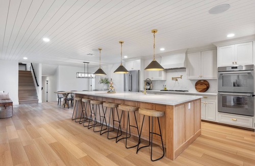 Fair Oaks Ranch House | Modern Texas Farmhouse on 2.5 Gated Acres, Spacious, Private, One-of-a-Kind