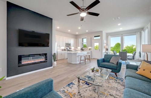 San Antonio House | Modern Texas Home 3BR/2.5BA, Six Flags, UTSA, RIM.