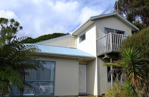 Tryphena House | Modern three bedroom house at Gooseberry Flat, Tryphena, Great Barrier Island.