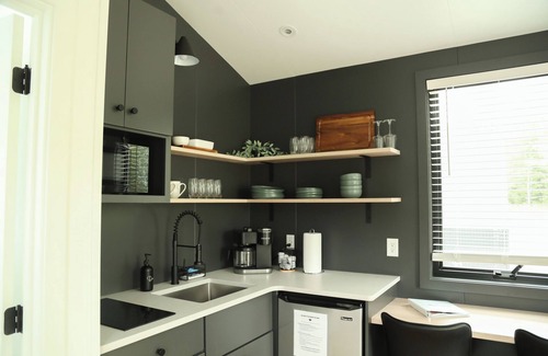 Milroy Cabin | Modern Tiny Home 25/With Hot Tub!
