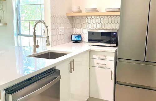 Greater South River City House | Modern townhome 10 minutes from the heart of downtown Austin!