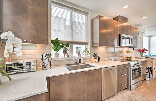 Whittier Heights House | Modern Townhome in Ballard with Private Roof Deck
