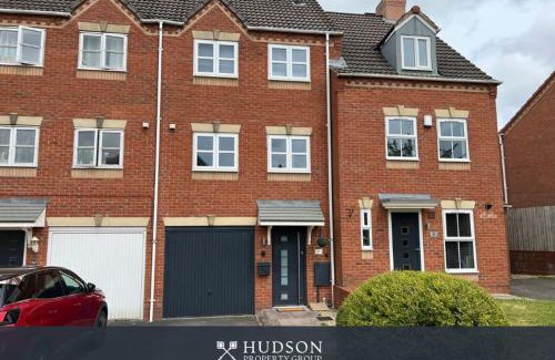 Telford House | Modern Townhouse with Garden