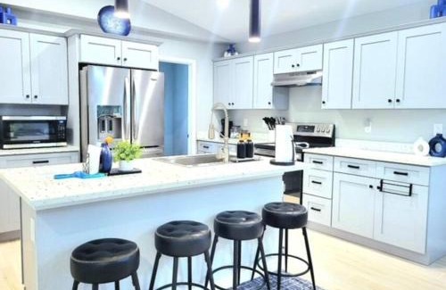 Englewood East House | Modern, Tranquil Retreat