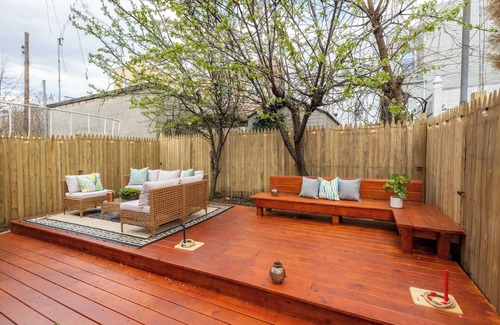 Jersey City House | Modern Urban Retreat 4BR Home, Game Room, Yard, Quick PATH & NYC Bus Access