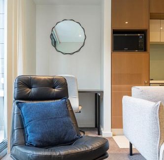 Lane Cove North Apartment | Modern Urban Retreat 1BR Apt near Chatswood