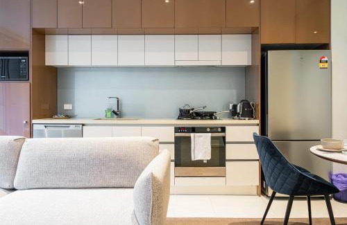 Lane Cove North Apartment | Modern Urban Retreat 1BR Apt near Chatswood