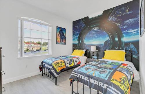 Windwood Bay House | Modern Vacation Home Minutes Away From The Parks
