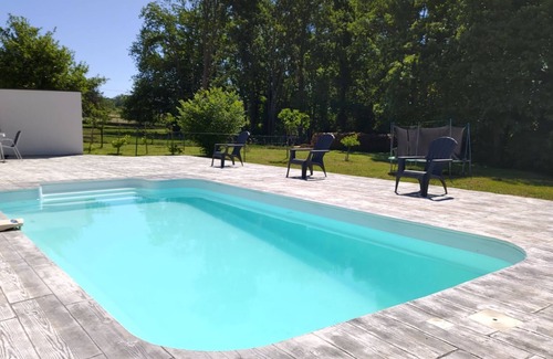 Villeneuve-de-Riviere Villa | Modern villa with swimming pool and small gym