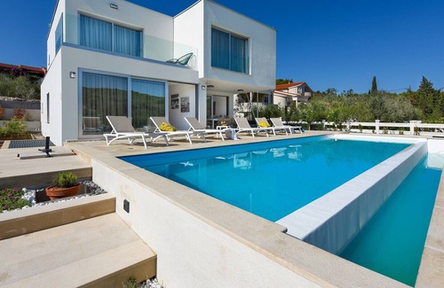 Municipality of Kali Villa | Modern Villa InBlue, on the Island of Ugljan