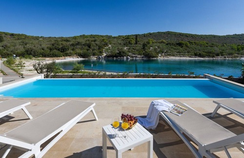 Municipality of Kali Villa | Modern Villa InBlue, on the Island of Ugljan