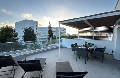 Geroskipou House | Modern Villa the Pearl, close to the beach and the centre of Paphos