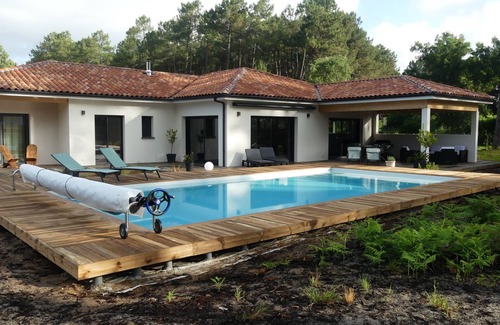 Onesse-et-Laharie Villa | Modern villa with pool near the ocean and forest edge