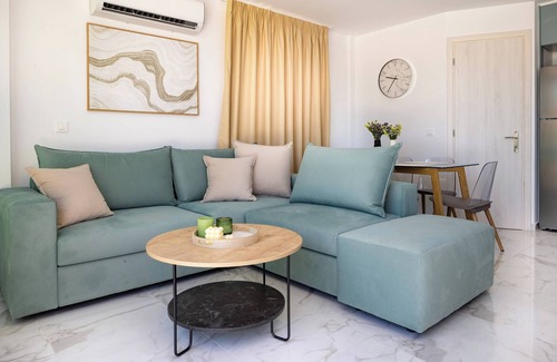 Platanias Villa | Modern Villa with Private Pool & Mountain Views