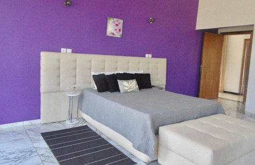 Zaouia Sidi Abdallah Ben Sassi Villa | Modern villa with large garden