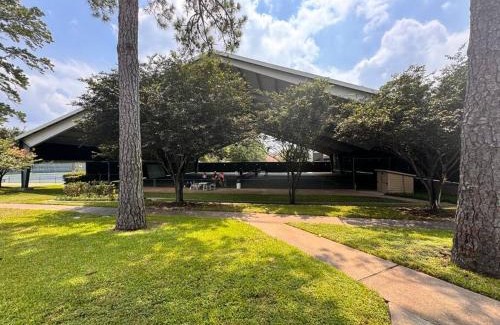 Walden on Lake Conroe Apartment | Modern Waterfront Gem with Breathtaking water views