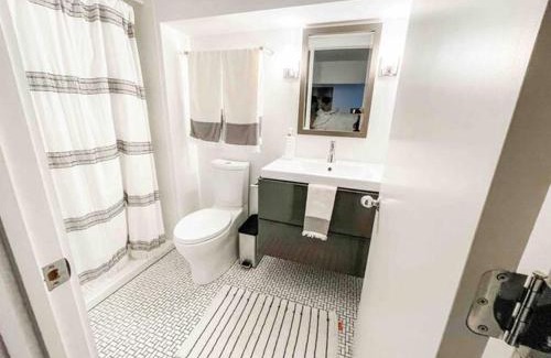Westport Apartment | Modern Westport Studio with Pool Table & Lounge