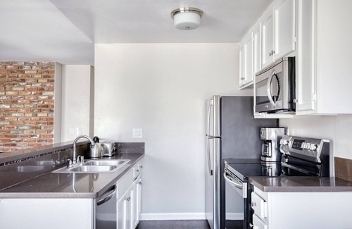 Westwood Apartment | Modern Westwood 1BR w/Rooftop, near Westwood Village by Blueground