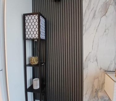 Kennington Apartment | Modern Zone 1, 2 Bed Apartment with Balcony in Central London