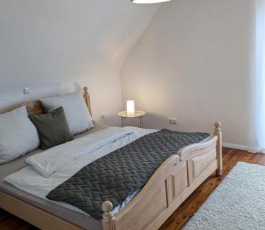Reichenberg Apartment | Moderne 70qm OG Wohnung nahe Würzburg, DAA, A3, A7, A81 in Fuchsstadt
