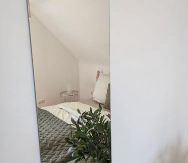 Reichenberg Apartment | Moderne 70qm OG Wohnung nahe Würzburg, DAA, A3, A7, A81 in Fuchsstadt