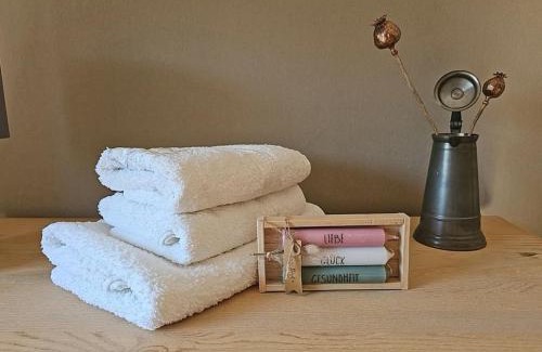 Reichenberg Apartment | Moderne 70qm OG Wohnung nahe Würzburg, DAA, A3, A7, A81 in Fuchsstadt