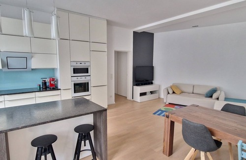 Weißgerber Apartment | Moderne Altbauwohnung in Zentraler Hofruhelage!