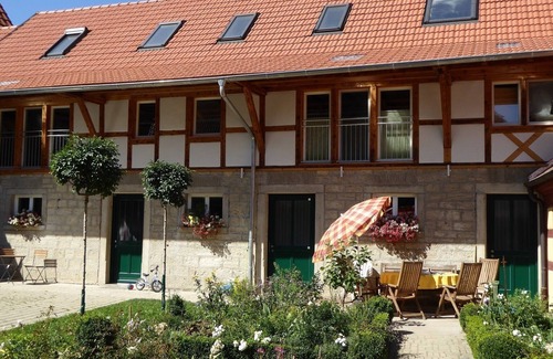Equarhofen Apartment | Moderne Ferienwohnung (43m2) für 2 Personen im 1. OG mit Balkon