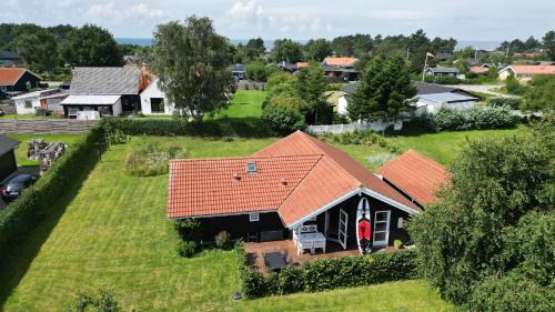 Store Kongsmark House | Moderne sommerhus, 8 senge, 250 mtr til sandstrand