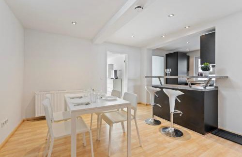 Hockenheim Apartment | Moderne Unterkunft mit Garten und Terrasse