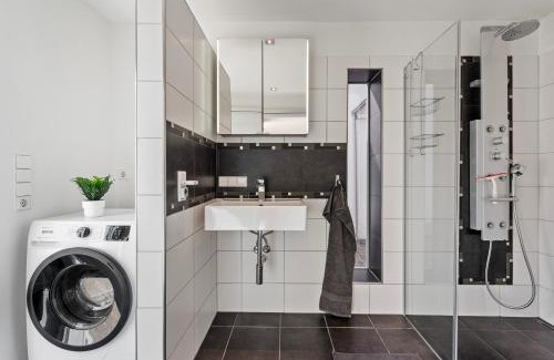 Hockenheim Apartment | Moderne Unterkunft mit Garten und Terrasse