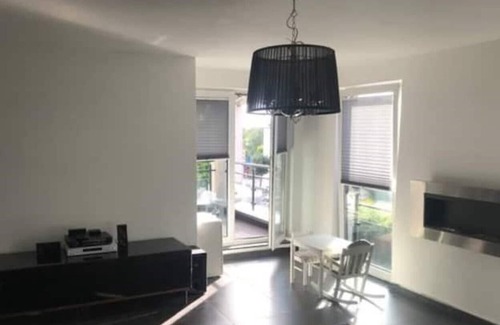 Sankt-Vith Apartment | Modernes Apartment im Stadtzentrum+ Blick auf den Balkon
