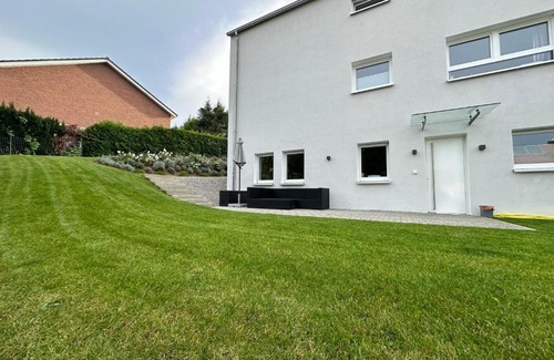 Wasseralfingen Apartment | Modernes Apartment mit eigener Terrasse & Garten