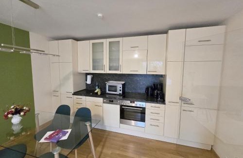 Vahrenheide Apartment | Modernes Apartment mit XL-Balkon