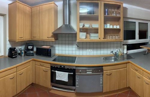 Weststadt House | Modernes Doppelhaus mit Terrasse – Ideal für Familien, Monteure & Messegäste