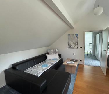 Storkow Apartment | Modernes Gartenatelier am Mühlenfließ