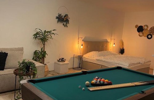 Ostviertel Apartment | Modernes Loft mit Whirlpool, Sauna & Billardtisch