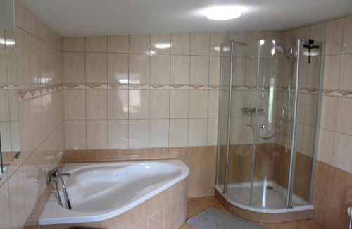 Mucheln Apartment | modernisierte Wohnung, zentral gelegen in historischer Altstadt