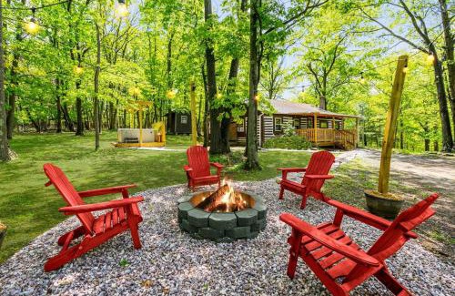 Berkeley Springs Ski Chalet | Modernized Log Cabin w Hot Tub Fire Pit & Views