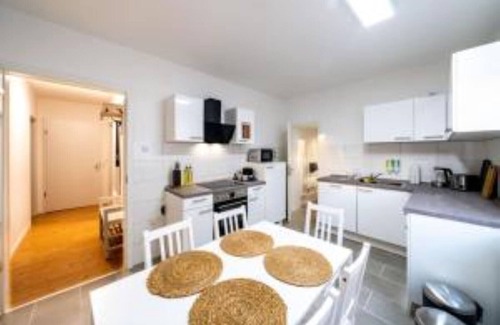 Rinteln Apartment | Modernized old building 3-room apartment