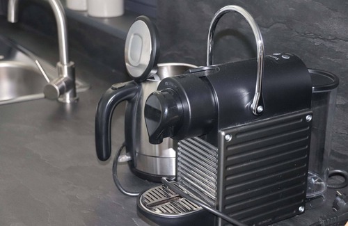 Bad Berleburg Apartment | Modernized studio with balcony and spacious bathroom with walk-in shower