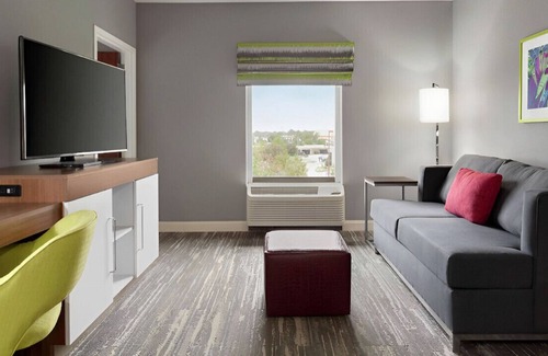 Midwest City RV Rental | Modernly Designed Rm near Newey Shopping Center!