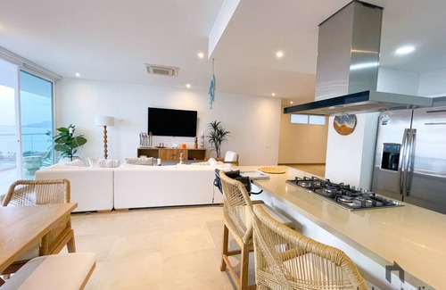 Papare Apartment | Moderno Apartamento de 3 hab Frente a la Playa en el Mejor Edificio de la Zona