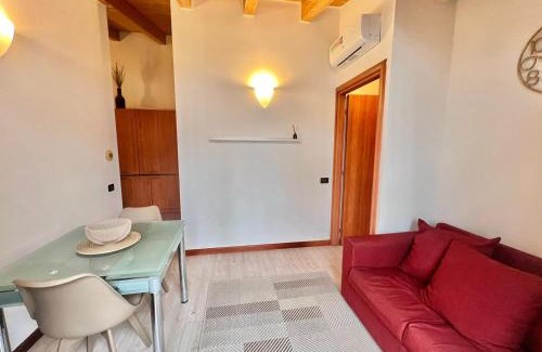 Certosa Apartment | Moderno con Design caldo e accogliente, con parcheggio gratuito e balcone privato, vicino a Fiere, Eventi e Concerti