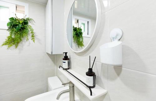 Mangwon-dong Apartment | ModernStay HONGDAE#Mangwon local market 10mins, Hongdae, Airport Bus, Hanriver park 10min,Family