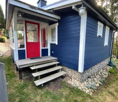 Chmielno House | Modry Domek Sznurki Całoroczny Ogrodzony