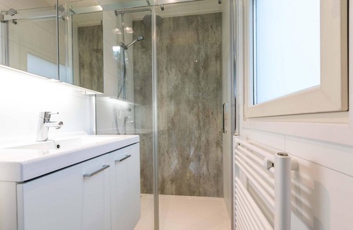 Lunteren Ski Chalet | ✓ Module II at Landgoed de Scheleberg ✓ Vacation house for 4 people ✓ Located in Lunteren (Gelderland) ✓ Vacation park in the Veluwe ✓ Book directly with the park