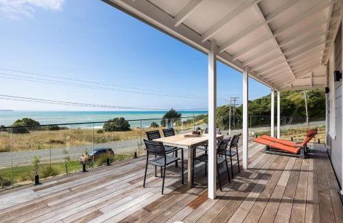 Moeraki House | Moeraki Beach Haven - Otago Beachfront Home