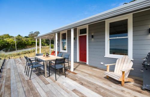 Moeraki House | Moeraki Beach Haven - Otago Beachfront Home