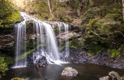 Ebor House | Moffat Falls Cottage overlooking waterfalls and mountains